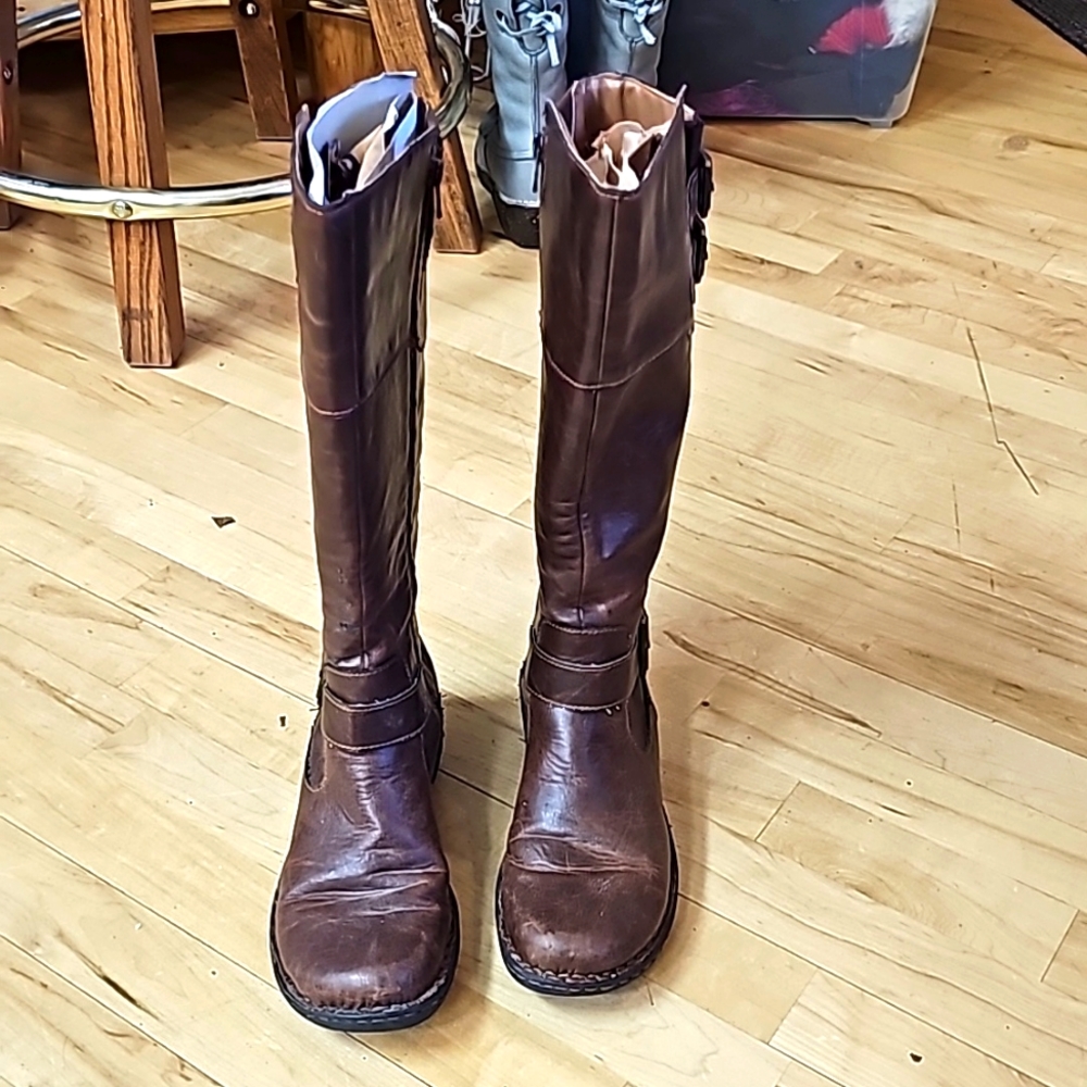 Tall b.o.c boots.  Gently worn.  Size 7.5!  Brown